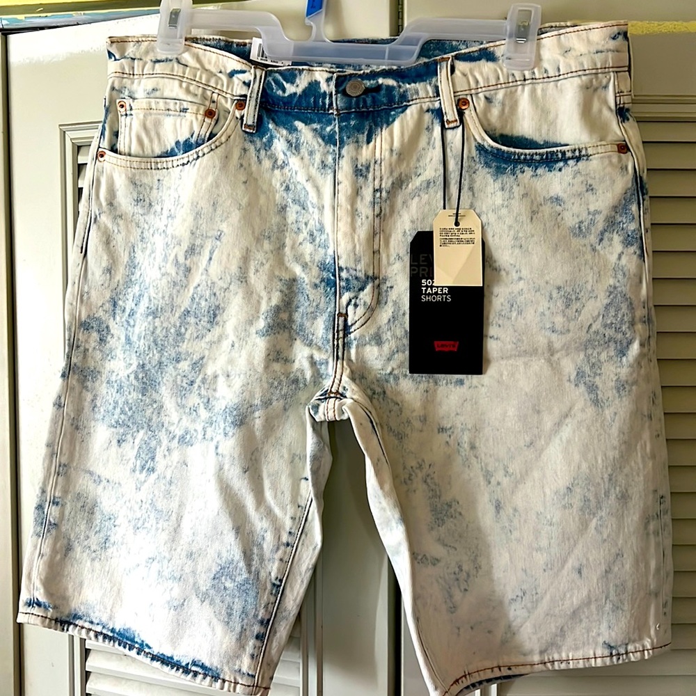 Men’s Levi Shorts “502 Taper Shorts” size 38